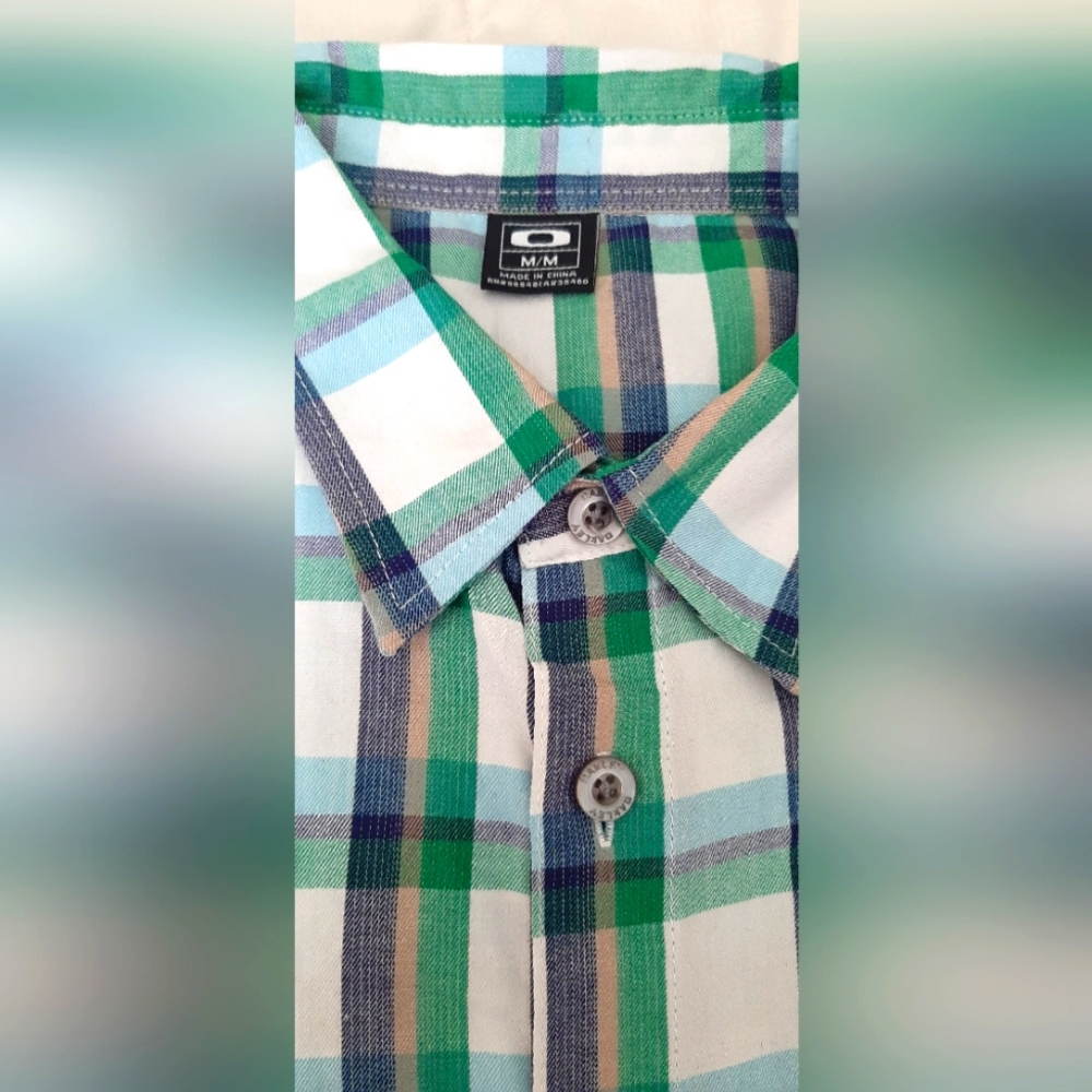 Oakley Button Up - Picture 5 of 15